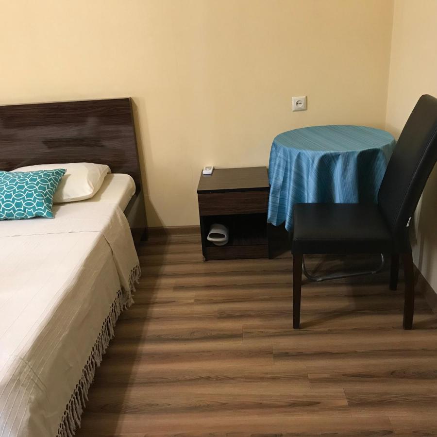 Guesthouse Aygestan เยเรวาน ภายนอก รูปภาพ