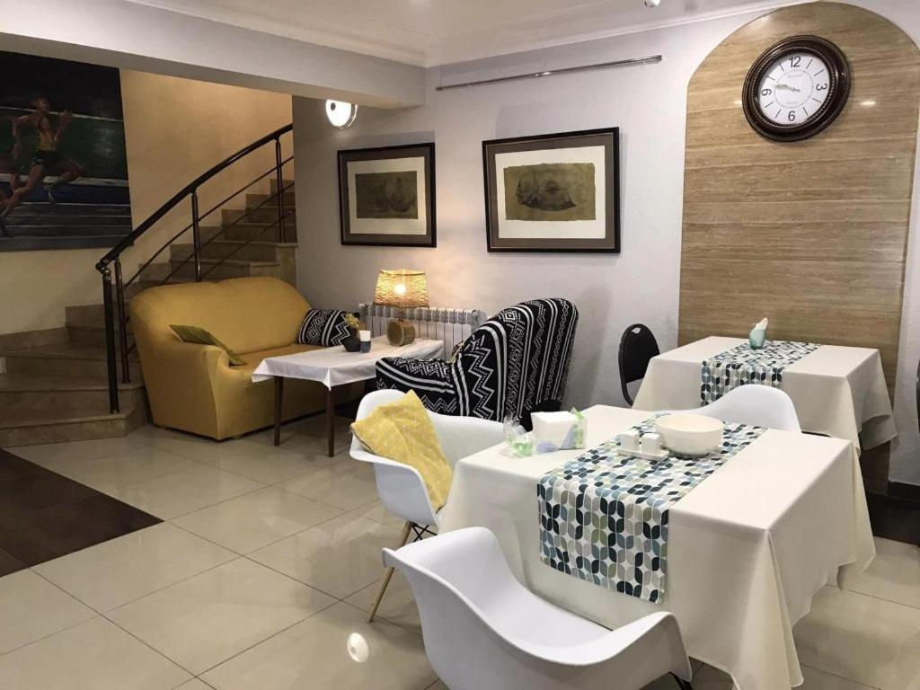 Guesthouse Aygestan เยเรวาน ภายนอก รูปภาพ