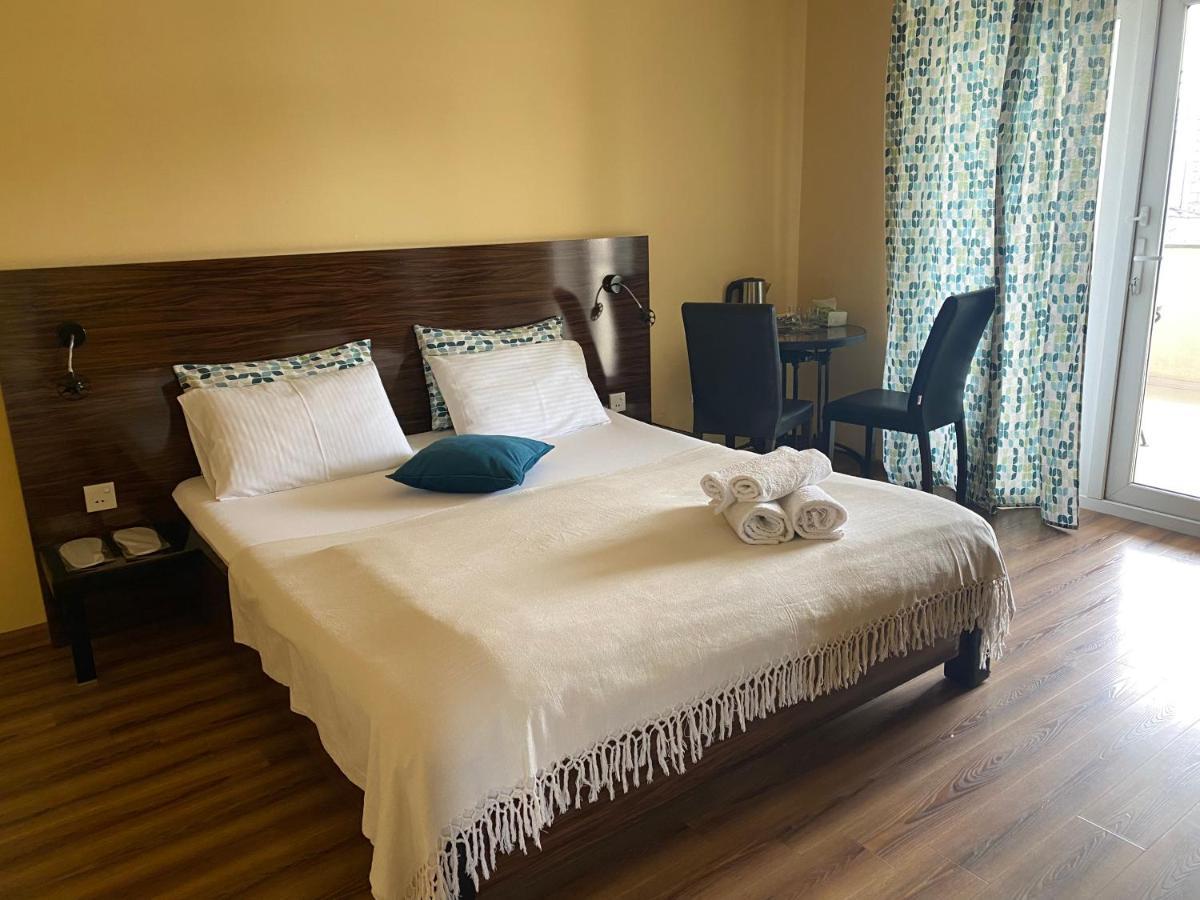 Guesthouse Aygestan เยเรวาน ภายนอก รูปภาพ