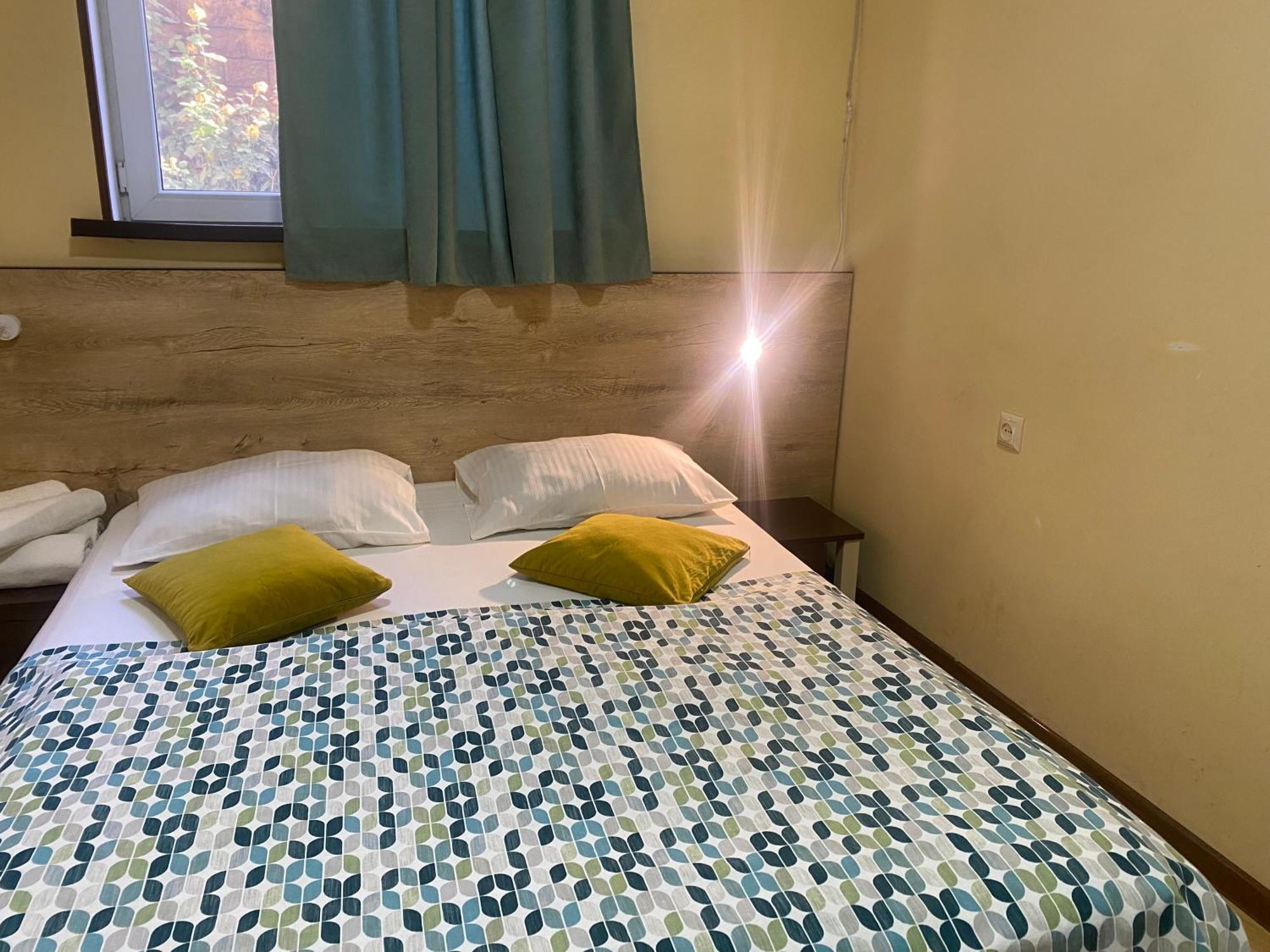 Guesthouse Aygestan เยเรวาน ภายนอก รูปภาพ